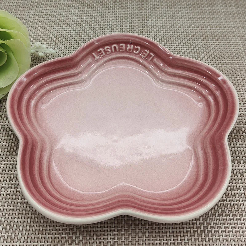 Hign-concerned Plum Blossom Ceramic Plate Flower Shaped