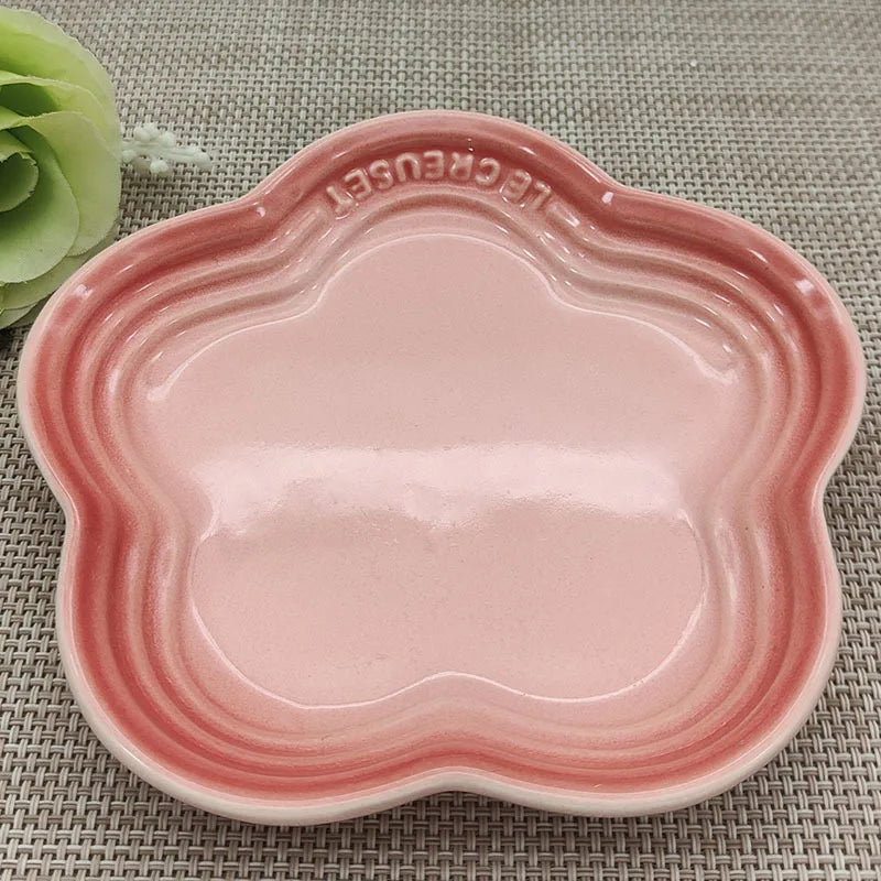 Hign-concerned Plum Blossom Ceramic Plate Flower Shaped