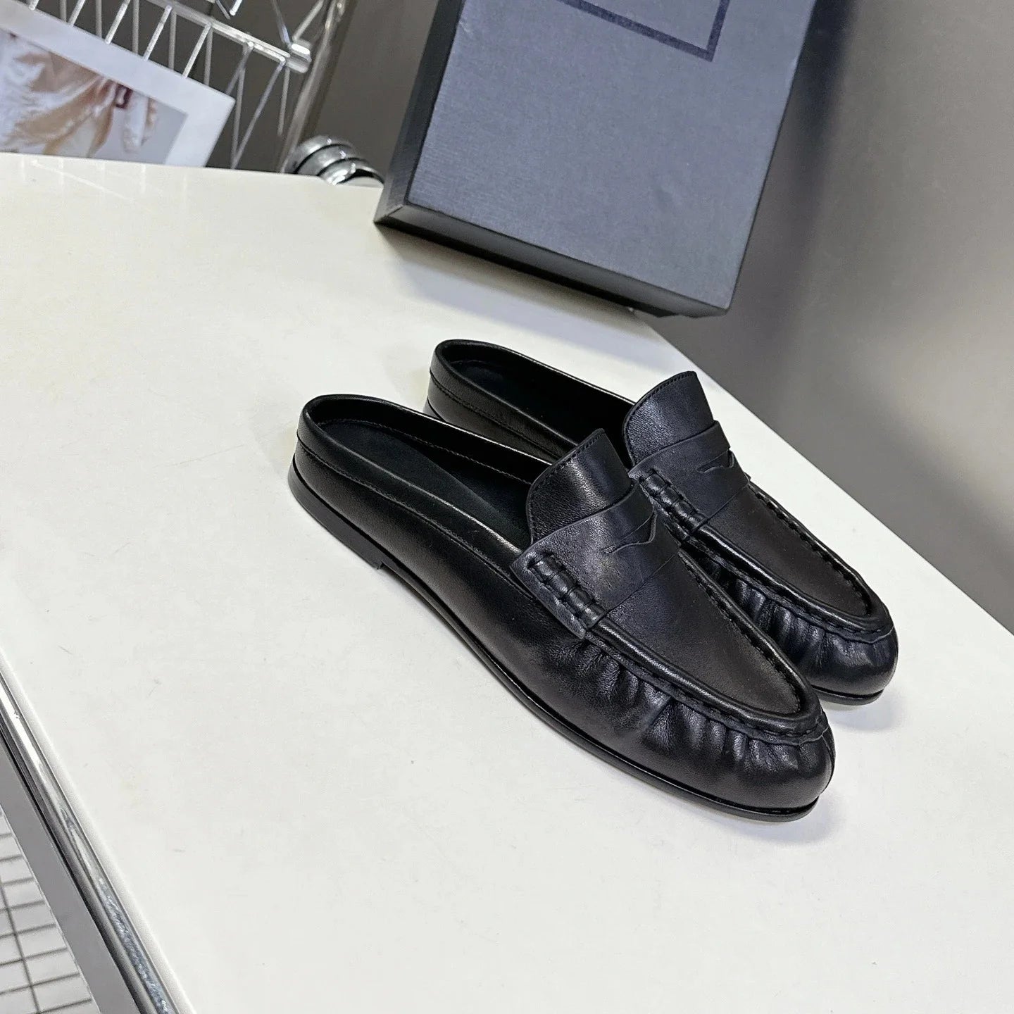Guansiyao Women Leather Mules Slippers Round Toe Casual