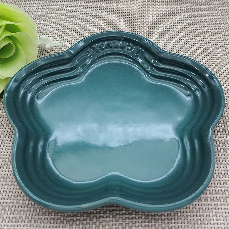 Hign-concerned Plum Blossom Ceramic Plate Flower Shaped