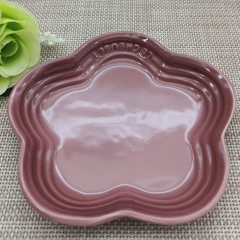 Hign-concerned Plum Blossom Ceramic Plate Flower Shaped