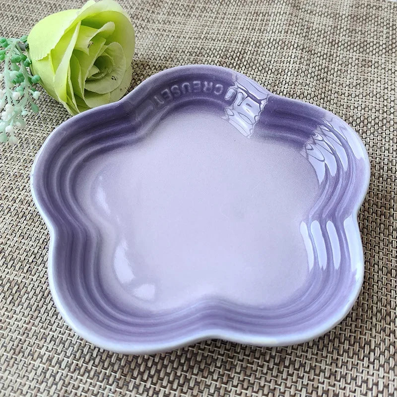 Hign-concerned Plum Blossom Ceramic Plate Flower Shaped