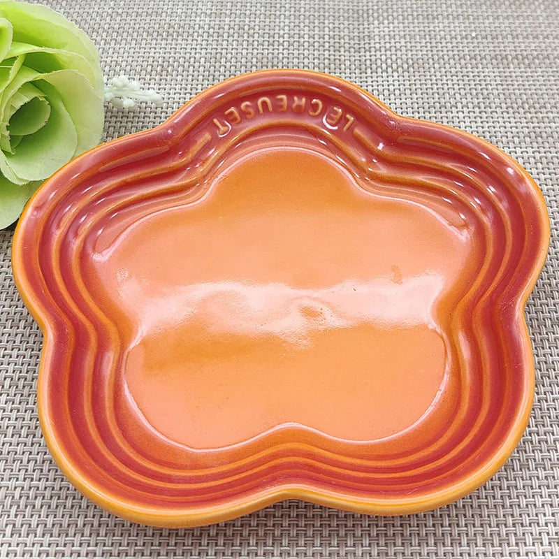Hign-concerned Plum Blossom Ceramic Plate Flower Shaped
